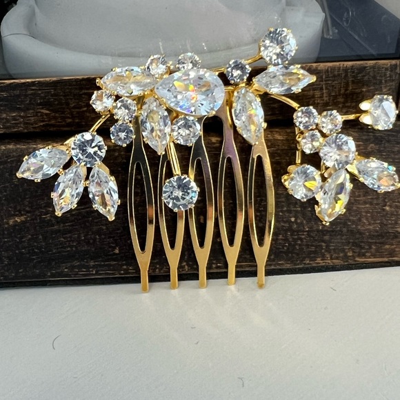Crystal Bridal wedding hair clip. - Picture 9 of 9